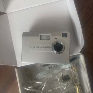 Digital Concepts 3.1 MP Digital Camera with 1.5 inch Preview Screen Silver Case